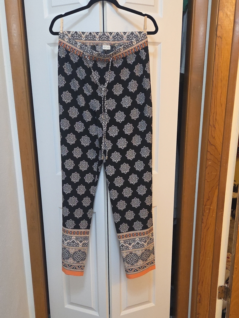 NWT EST 1946 Black Patterned Drawstring Lounge Pants with Coral Trim